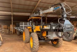 Trator Valmet 148 4x4 Florestal com Garra TMO e Carreta - Usado - Campo Grande/MS