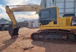 Escavadeira Komatsu PC 160 LC Hidráulica 2022 Usada - 3000h