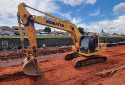 Escavadeira Hidráulica Komatsu PC 210 – 2022 – 5.000 Horas – Campo Grande/MS
