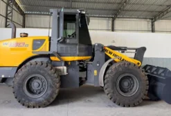 Pá Carregadeira New Holland W130B 2024 – Cabine Fechada com Ar Condicionado