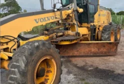 Motoniveladora Volvo G930 2014 – 8.500h – Operacional – Cuiabá/MT