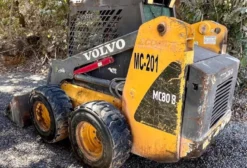 Minicarregadeira Volvo MC80B Ano 2008 – Usada em Nobres/MT