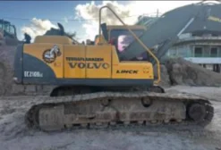 Escavadeira Volvo EC210B LC Ano 2009 – 13.000 Horas – João Pessoa/PB