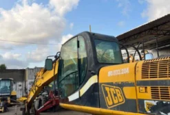 Escavadeira Hidráulica JCB JS200 Ano 2010 – 4.300 Horas