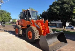 Pá Carregadeira Doosan DL200 Ano 2011 Usada em Londrina-PR