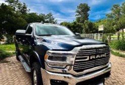 Ram 2500 Laramie Azul 2022/2023 41.000 km - Cuiabá/MT