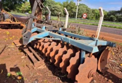 Grade Niveladora 36 Discos Tatu com Transporte Hidráulico