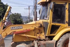 Retroescavadeira 406B Randon 4X4 Ano 2005