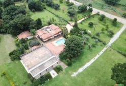 Sítio à Venda em Brazlândia - DF - 61.400 m² com Estrutura Completa
