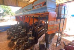 Plantadeira Genius GSP Pantográfica 22x45 Revisada - Campinorte/GO