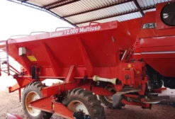 Distribuidor de Calcário Lancer Jan 12000 Múltipla (Usado)