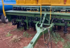 Plantadeira Plantcenter 8 Linhas 50 cm Reformada com Dosador Fertisystem – Campo Grande-MS