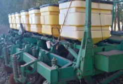 Plantadeira John Deere 13 Linhas a Vácuo - Ano 2005 - Chapadão do Sul/MS