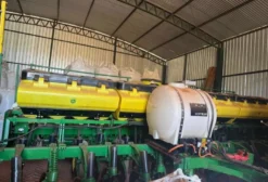 Plantadeira John Deere 2115A 15 Linhas a Vácuo Usada