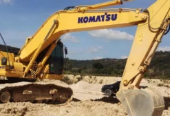 Escavadeira Komatsu PC200-10M0 2024 - Único Dono, 3.240h, Nota Fiscal de Origem
