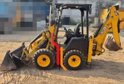 Mini Retroescavadeira JCB 1CX 2014 - 3.775h - Curitiba/PR