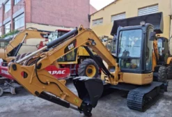 Mini Escavadeira Caterpillar 305D 2011 – Mecânica e Ar Condicionado em Perfeito Estado