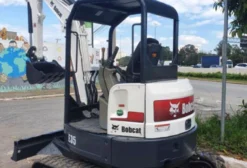 Mini Escavadeira Bobcat E35 2011 Usada - Mecânica OK - São Paulo/SP