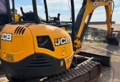 Mini Escavadeira JCB 8026 Ano 2017 – Apenas 3.900 Horas, Único Dono, Excelente Estado
