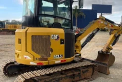 Mini Escavadeira Caterpillar 303.5 CR 2022 - 2.431 Horas - Único Dono - Belo Horizonte/MG