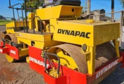 Rolo Compactador Vibratório Dynapac CC21 Usado em Goiânia
