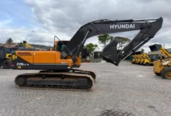 Escavadeira Hyundai 22 Toneladas Revisada e Pronta para Uso Imediato