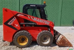 Mini Carregadeira Manitou 1650R 2021 - Cabine Fechada com A/C, 2.300h