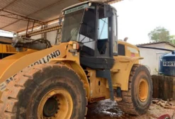 Pá Carregadeira de Pneus New Holland W190B 2008 - 13.500 Horas - Betim/MG