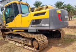 Escavadeira Volvo EC220DL 2020 - 8.243h - Matupá/MT