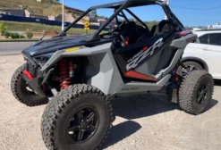 RZR Turbo R Ultimate 2022 – UTV Quadriciclo 4x4 228 cv – 1.969 km Rodados