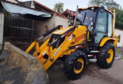 Retroescavadeira JCB 3CX 4x4 2019 – Segunda Mão com NF de Origem – 5.635h