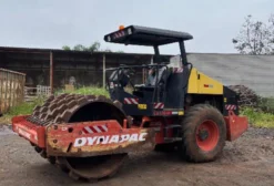 Rolo Compactador Dynapac CA150 2012 Revisado com Tambor Liso e Pé de Carneiro