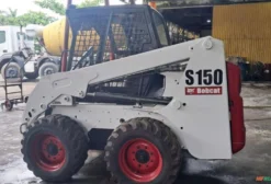 Mini Carregadeira Bobcat S150 2009 Usada em Curitiba/PR