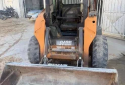 Minicarregadeira Case SR200 2013 – 74 cv, 907 kg de Capacidade