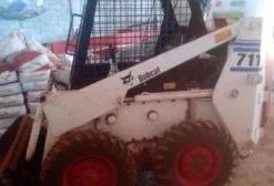Mini Carregadeira Bobcat 711 Ano 2001 – Usada em Barracão/RS