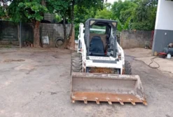 Mini Carregadeira Bobcat S185 com Motor Kubota Diesel - Ano 2010 - Sorocaba/SP