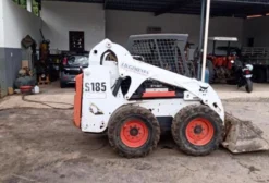 Mini Carregadeira Bobcat S185 Ano 2010 Usada em Sorocaba/SP