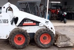 Bobcat S185 Mini Carregadeira 2012 - 10.300h - Kubota 61 HP