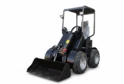Mini Pá Carregadeira SVX 480 CR – 600 kg de Capacidade, Motor Kubota 14,5 HP