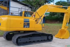 Escavadeira Komatsu PC210-10M0 2020 - Único Dono - 6.000h - Belo Horizonte/MG