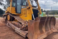 Trator de Esteiras Caterpillar D6T XL 2011 – 13.000h, Único Dono