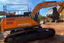 Escavadeira Hidráulica Case CX220C Ano 2019 – 5.364 Horas, Único Dono e Manutenção Completa