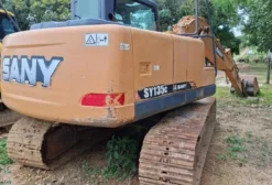 Escavadeira Sany SY135 C9 2015 - 7.200h, Segunda Mão, Revisada