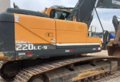 Escavadeira Hyundai Robex 220LC-9 Ano 2021 – 5.000h Trabalhadas, Único Dono, Nota Fiscal de Origem