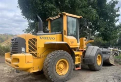 Pá Carregadeira Volvo L90F 2024 - 3.000 Horas - Único Dono - MG