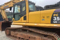 Escavadeira Komatsu PC350LC Ano 2023 Seminova - Único Dono com NF de Origem