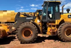 Pá Carregadeira John Deere 644K 2021 - Único Dono, 13.000 Horas, 224 HP