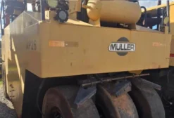 Rolo Compactador de Pneus Muller AP26 2004 - 7 Pneus - 10.000 kg