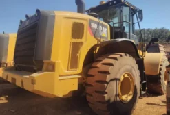 Pá Carregadeira Caterpillar 966L Ano 2019 - Único Dono - 15.900h - Belo Horizonte/MG