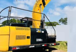 Escavadeira Caterpillar 320D2L Ano 2014 com 5.800 Horas
